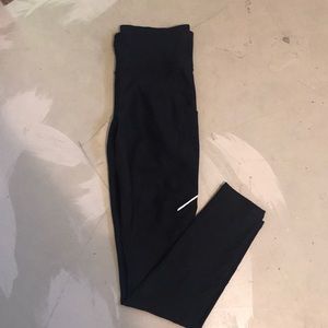 NWT BLACK XERSION LEGGINGS!!